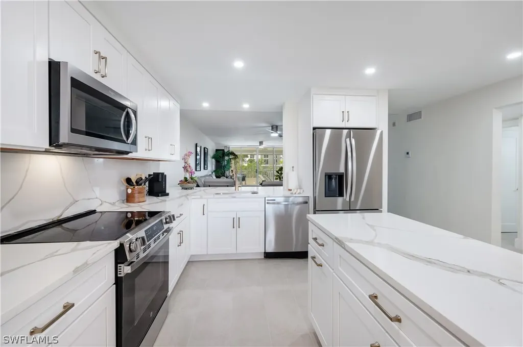 11118 Gulf Shore Drive Naples FL 34108