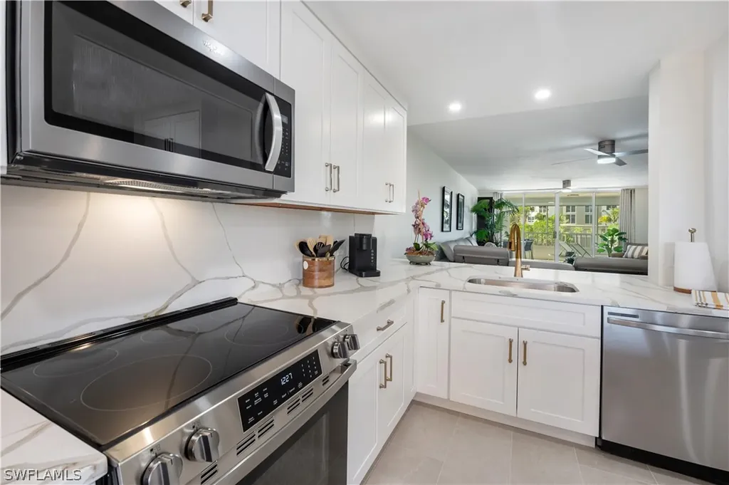 11118 Gulf Shore Drive Naples FL 34108