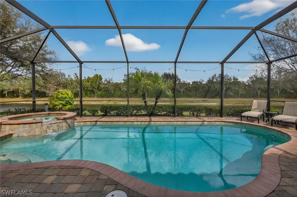 2898 Aviamar Circle Naples FL 34114