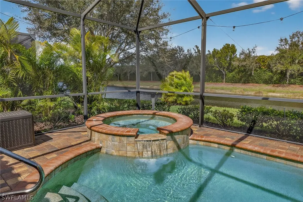 2898 Aviamar Circle Naples FL 34114