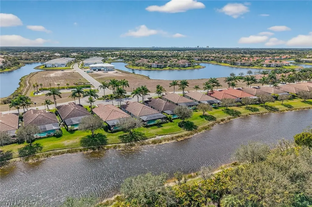 2898 Aviamar Circle Naples FL 34114