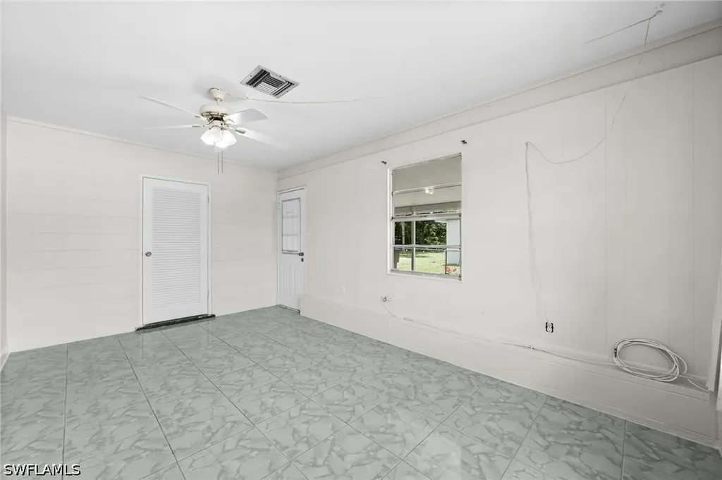 404 Leeland Heights Boulevard W Lehigh Acres FL 33936
