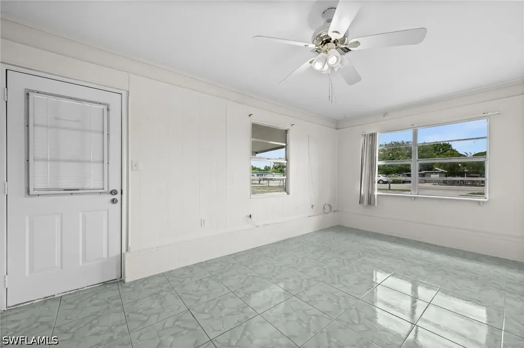 404 Leeland Heights Boulevard W Lehigh Acres FL 33936