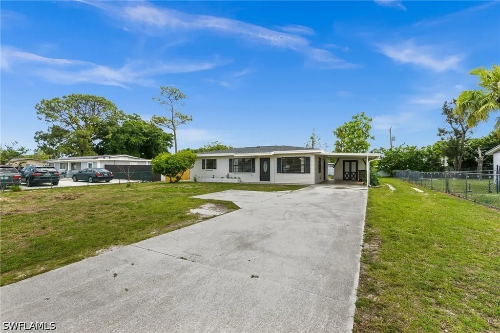 404 Leeland Heights Boulevard W Lehigh Acres FL 33936
