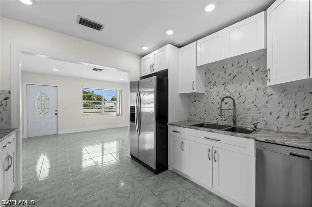 404 Leeland Heights Boulevard W Lehigh Acres FL 33936
