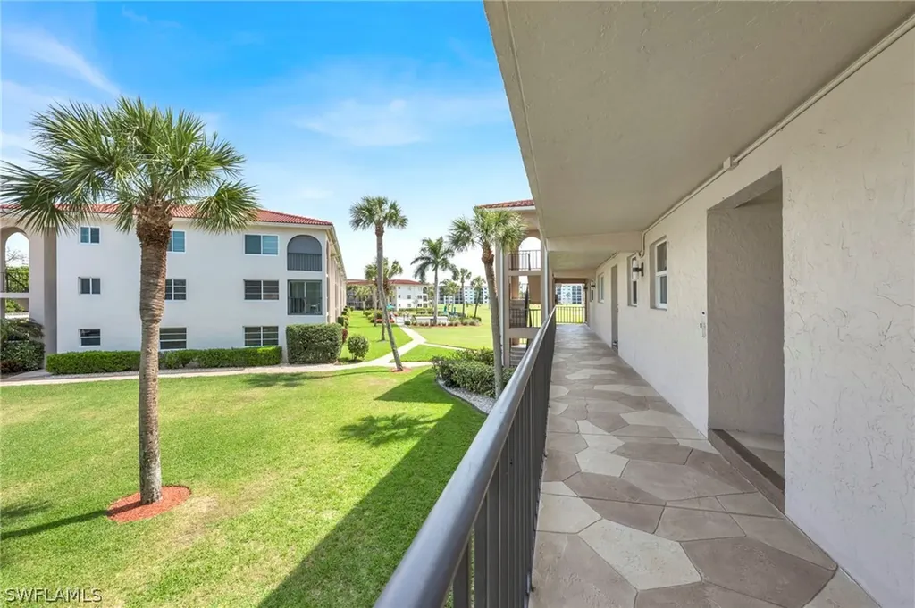 9 High Point Circle N Naples FL 34103