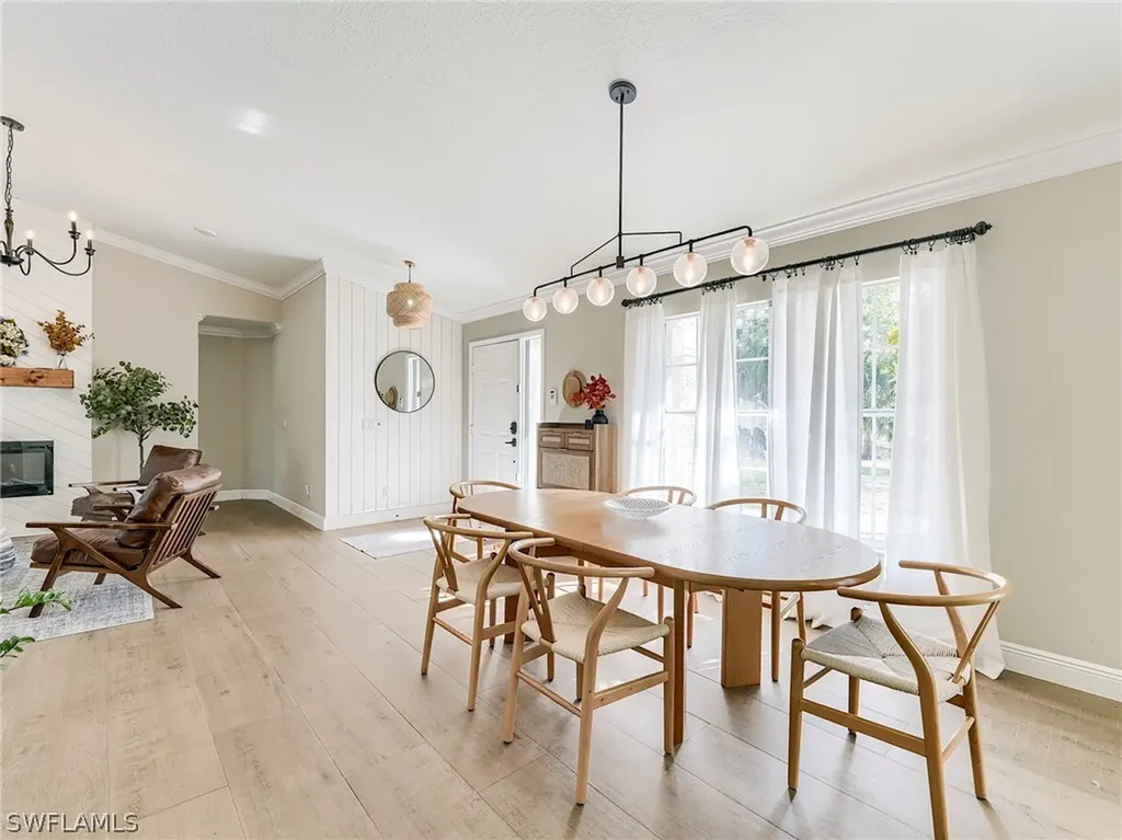 99 19th Street NW Naples FL 34120