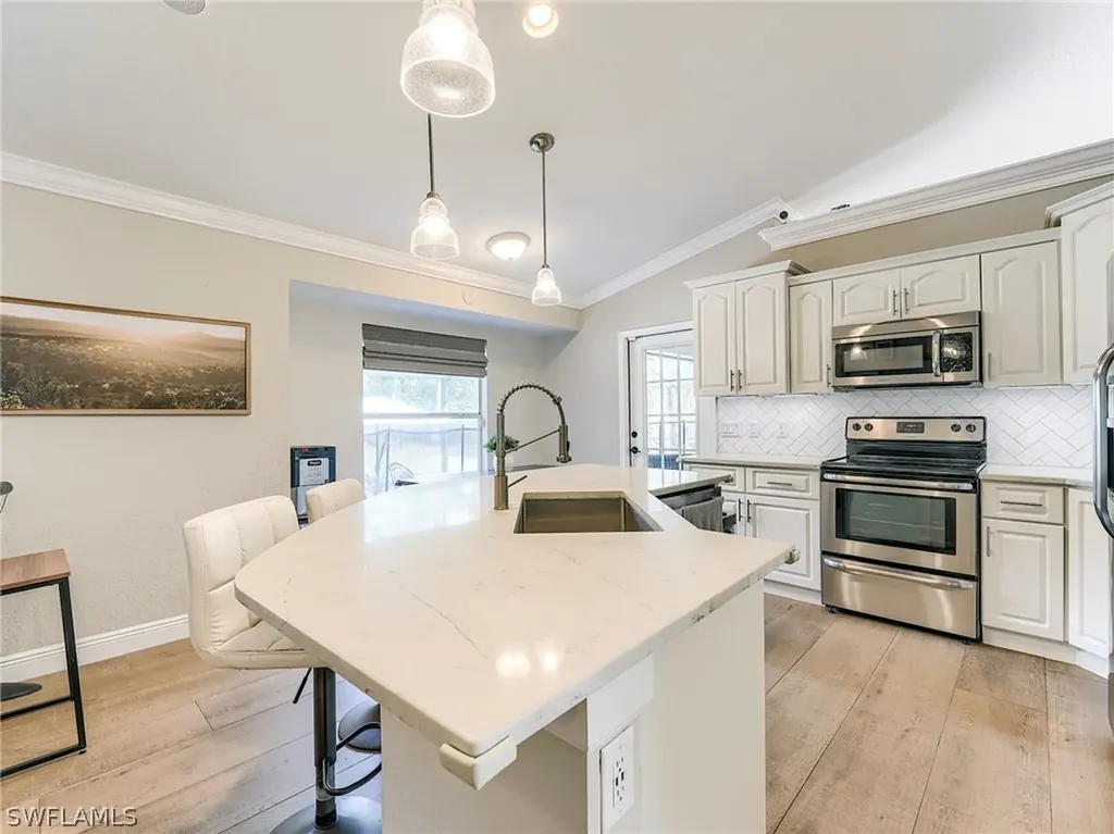 99 19th Street NW Naples FL 34120