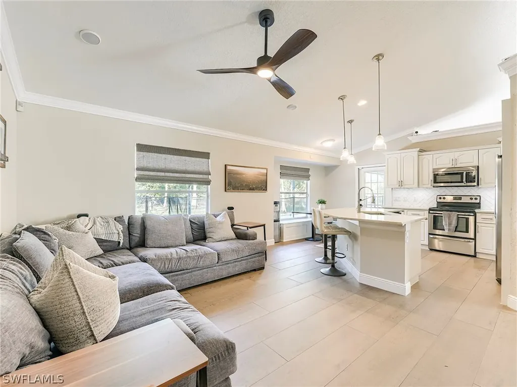 99 19th Street NW Naples FL 34120