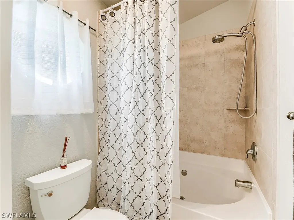 99 19th Street NW Naples FL 34120