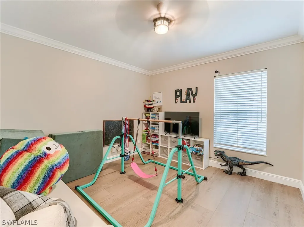 99 19th Street NW Naples FL 34120