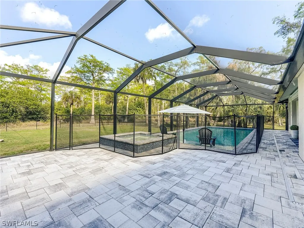 99 19th Street NW Naples FL 34120