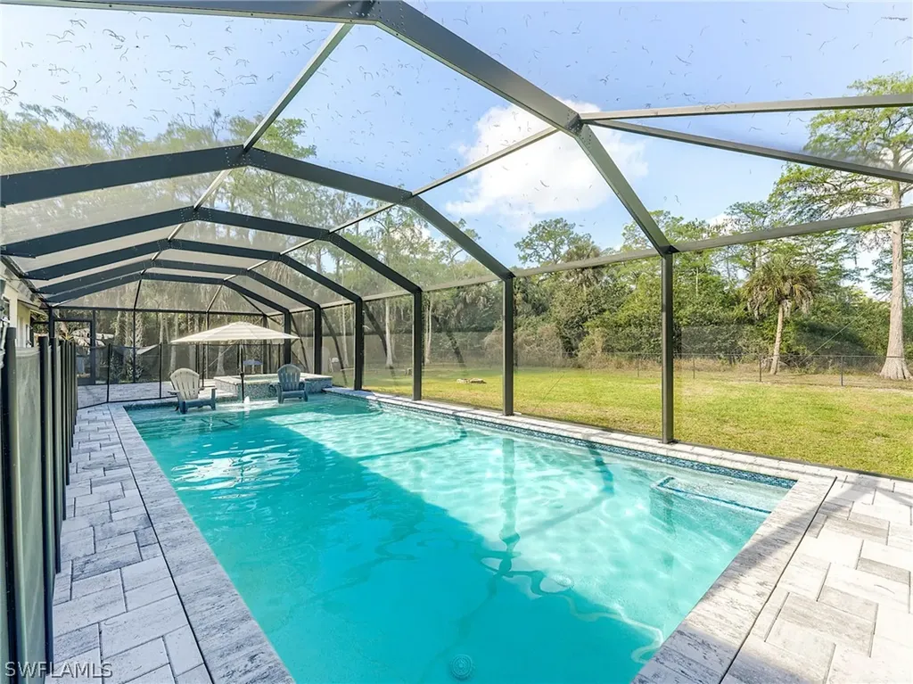 99 19th Street NW Naples FL 34120