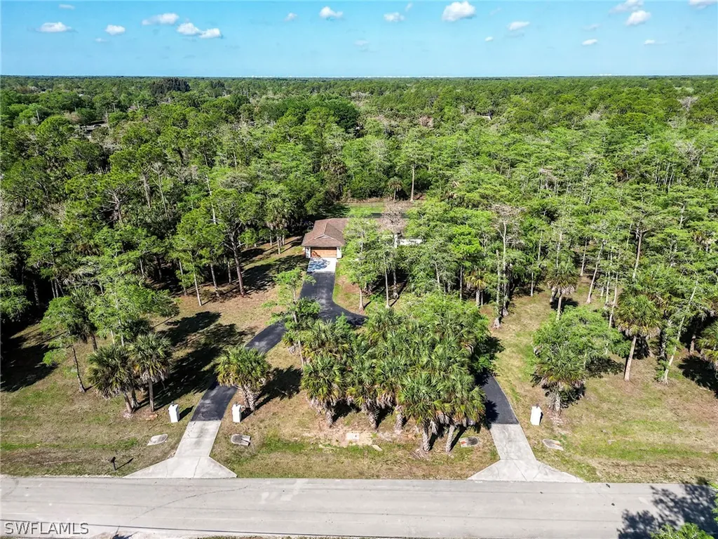 99 19th Street NW Naples FL 34120