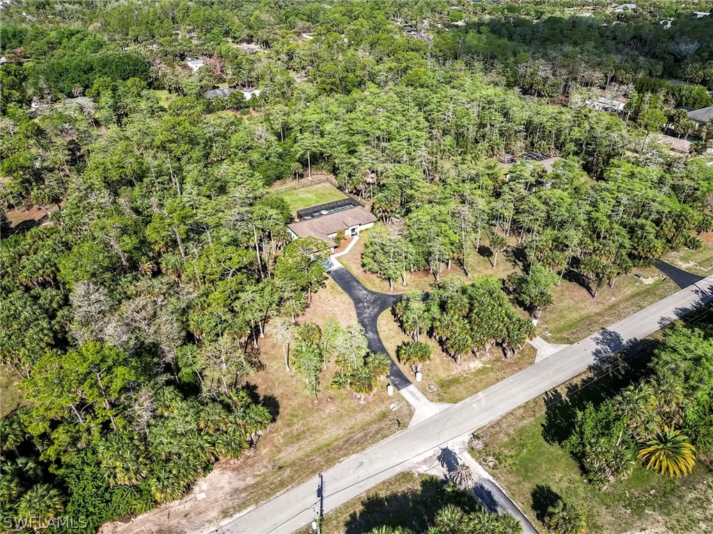 99 19th Street NW Naples FL 34120
