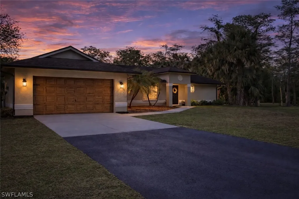 99 19th Street NW Naples FL 34120