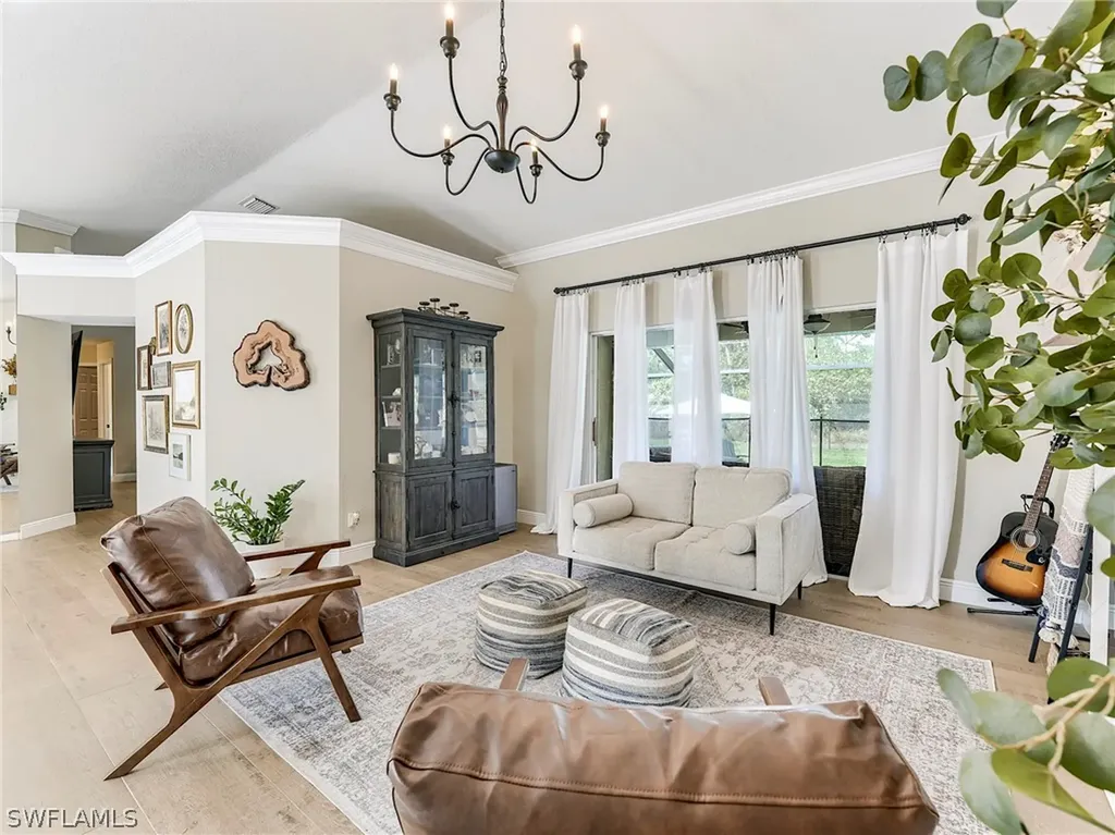 99 19th Street NW Naples FL 34120