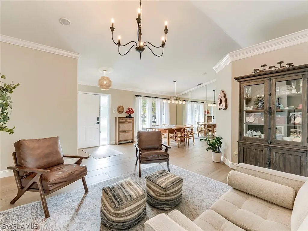 99 19th Street NW Naples FL 34120