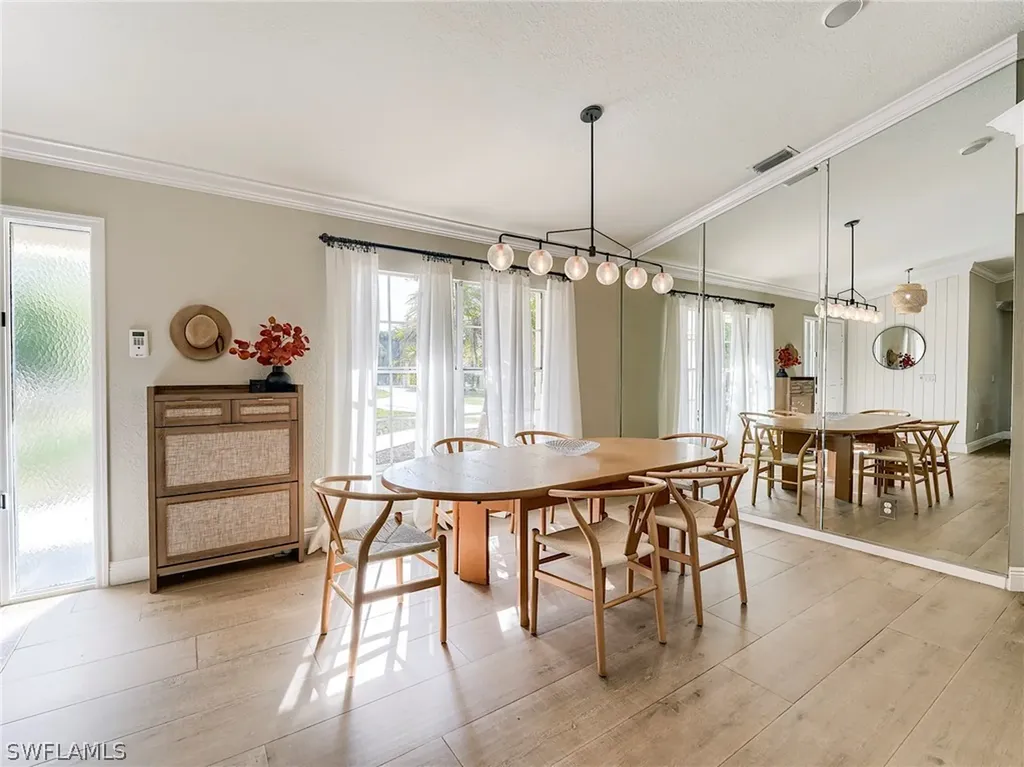 99 19th Street NW Naples FL 34120