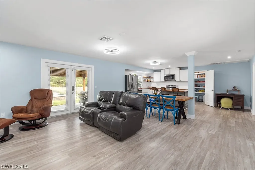 2210 20th Avenue NE Naples FL 34120