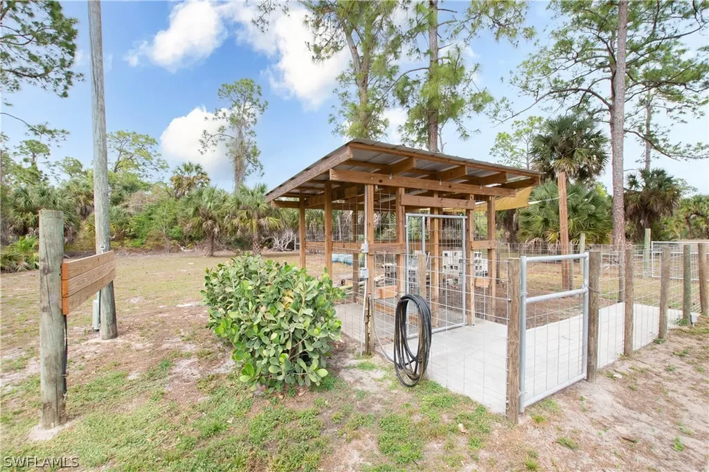 2210 20th Avenue NE Naples FL 34120