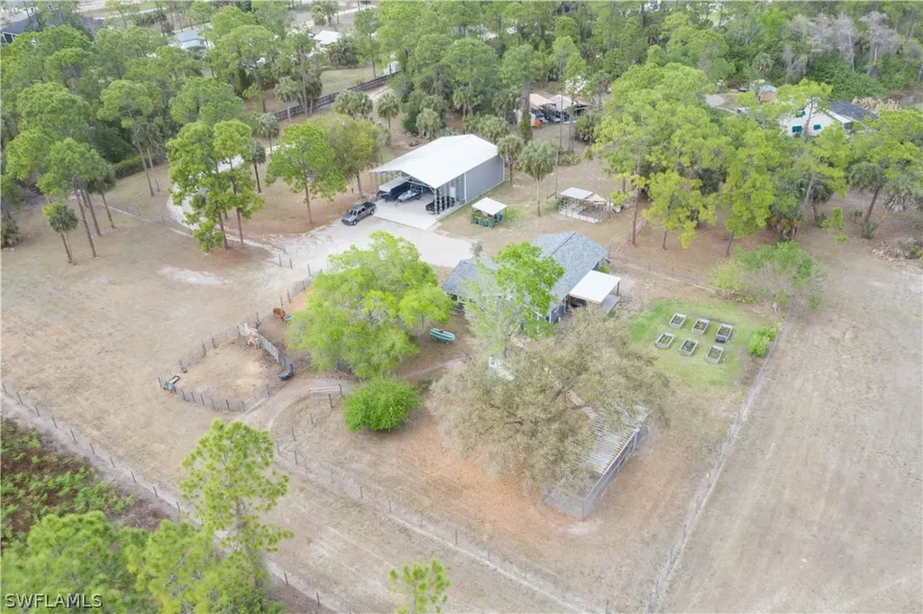 2210 20th Avenue NE Naples FL 34120