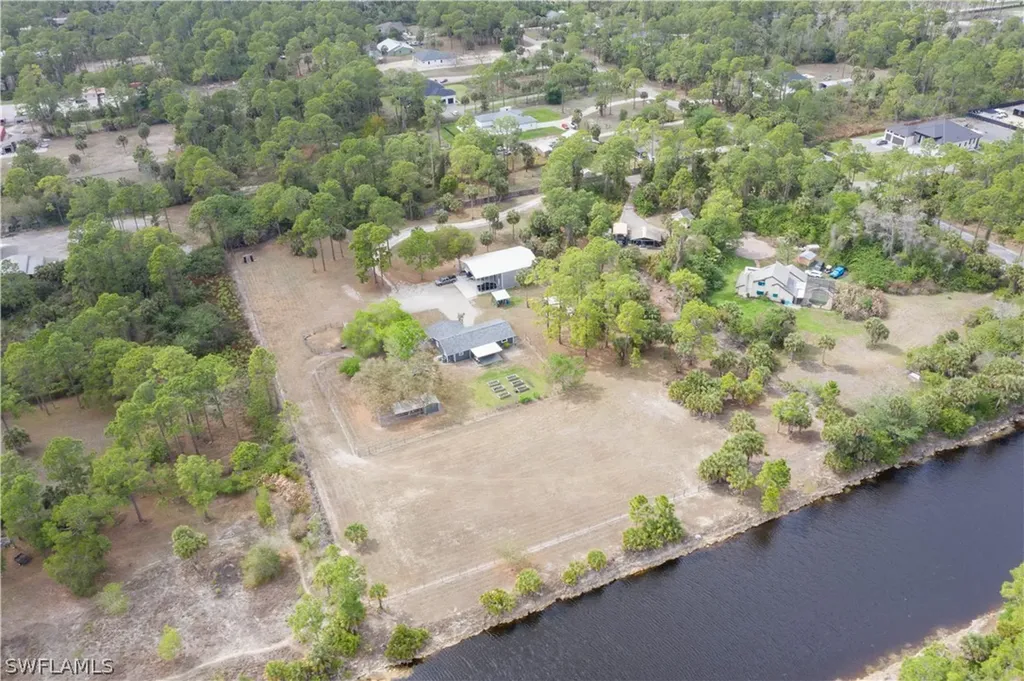 2210 20th Avenue NE Naples FL 34120