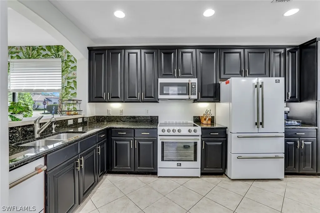 1307 Kendari Terrace Naples FL 34113