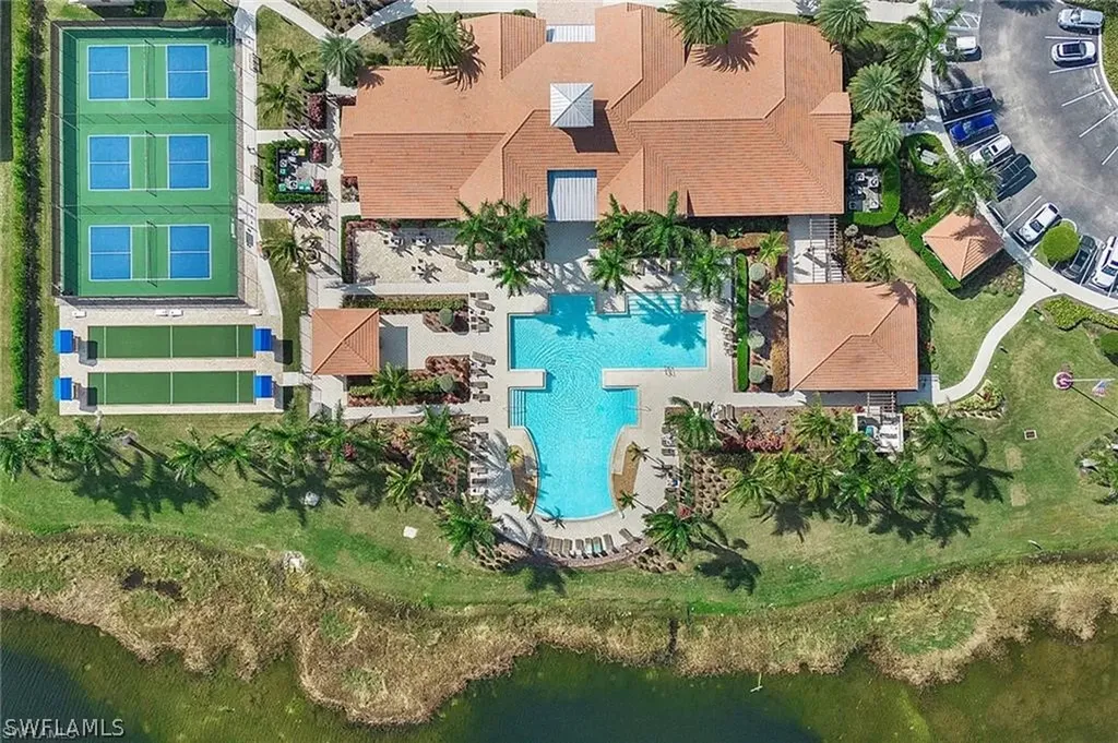 1307 Kendari Terrace Naples FL 34113