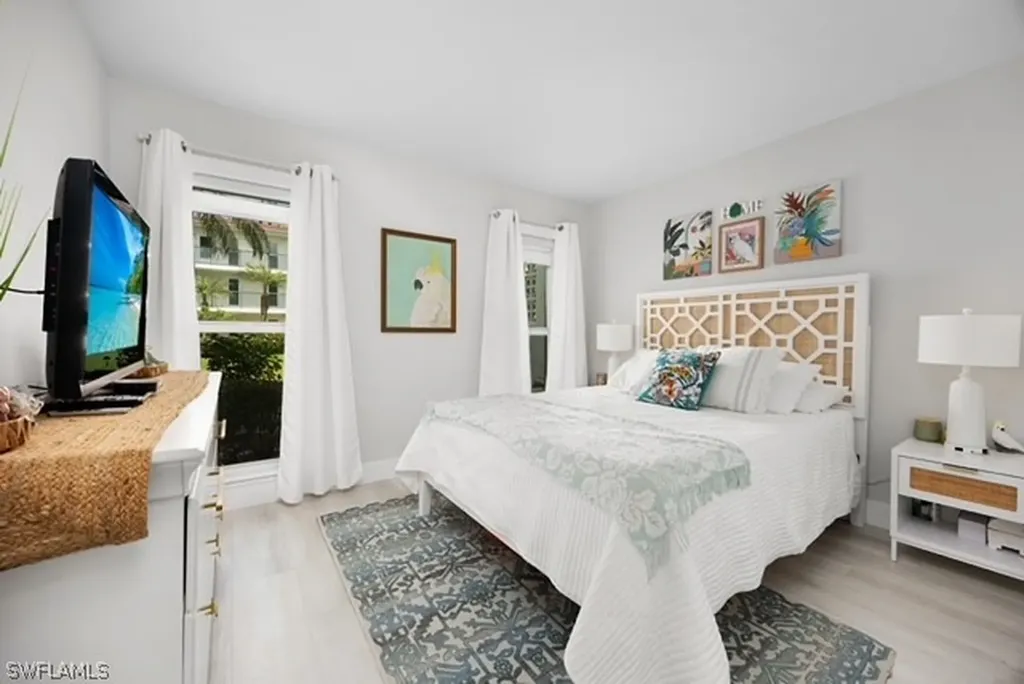 53 High Point Circle W Naples FL 34103
