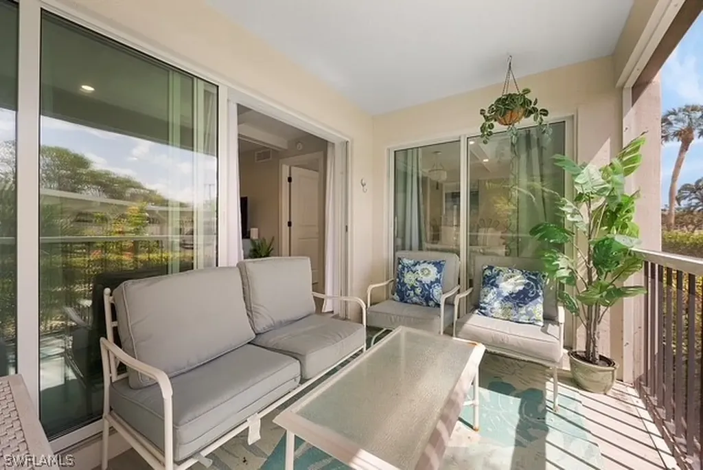 53 High Point Circle W Naples FL 34103