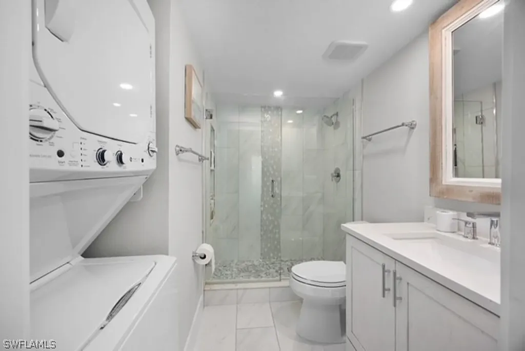 53 High Point Circle W Naples FL 34103