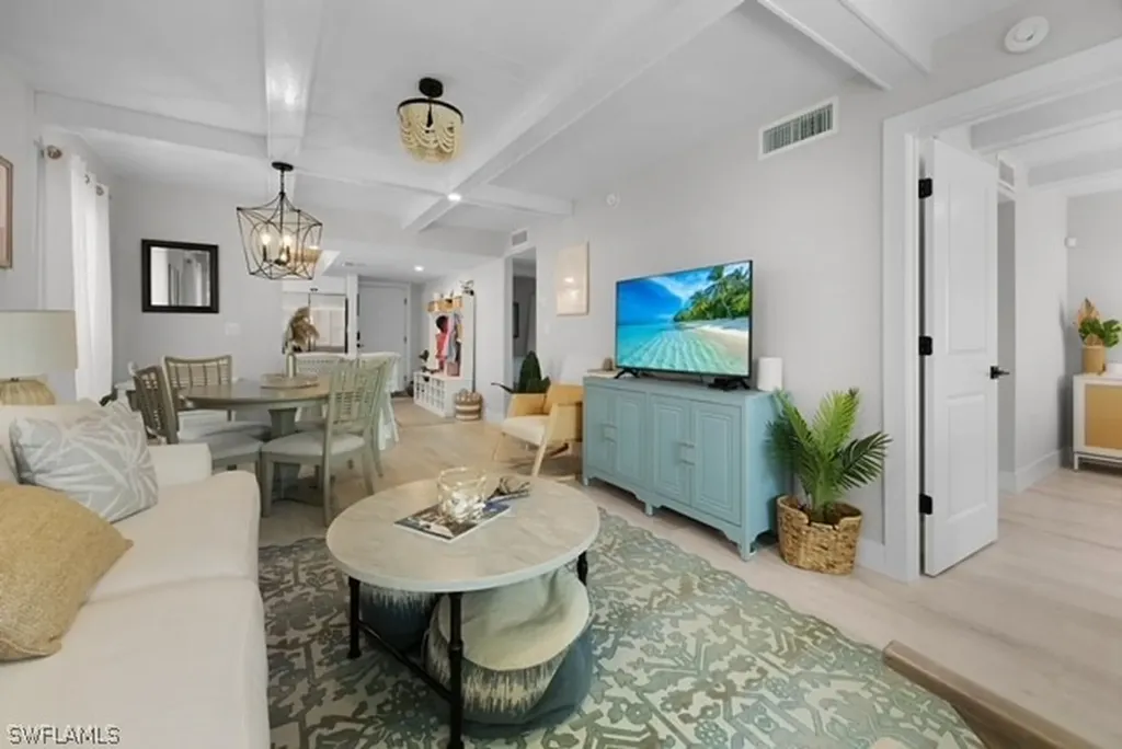 53 High Point Circle W Naples FL 34103