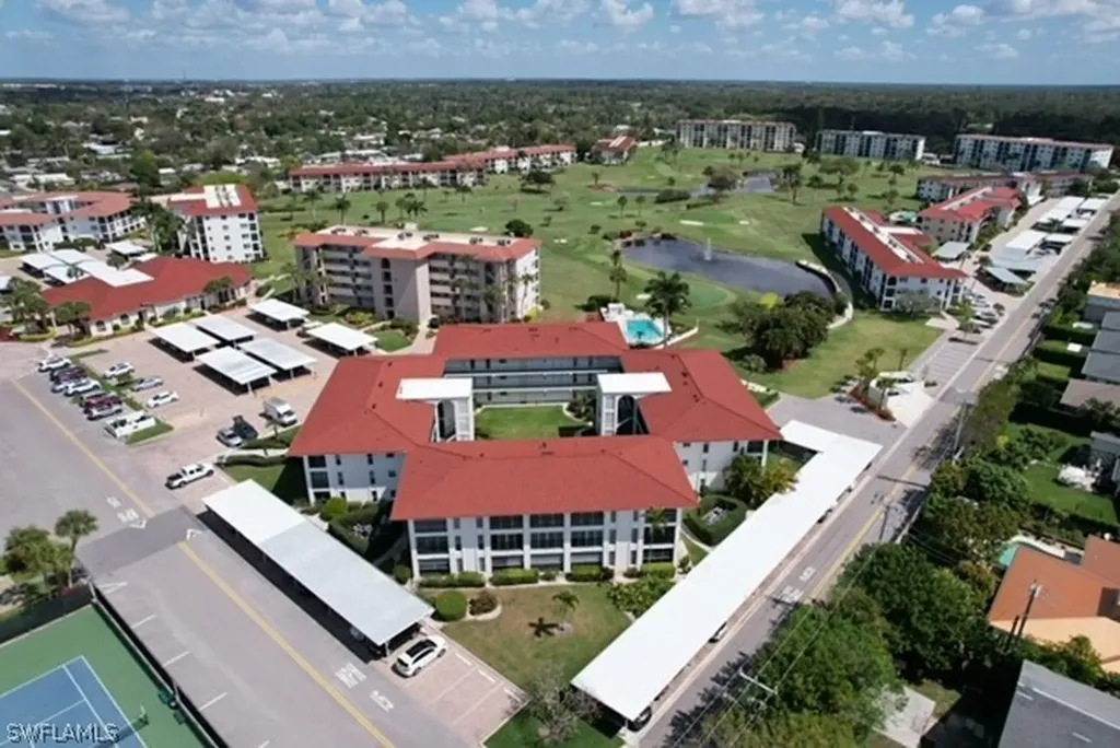 53 High Point Circle W Naples FL 34103