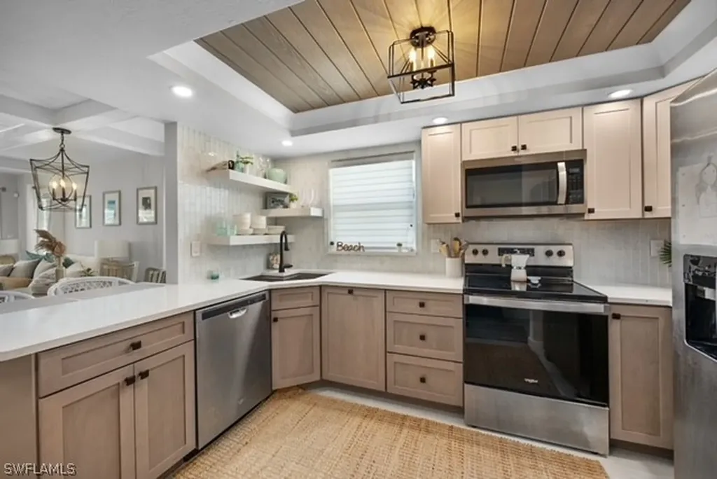53 High Point Circle W Naples FL 34103