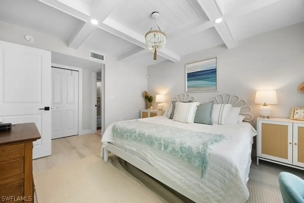 53 High Point Circle W Naples FL 34103
