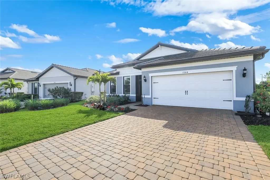 1944 Yellowfin Circle Naples FL 34114