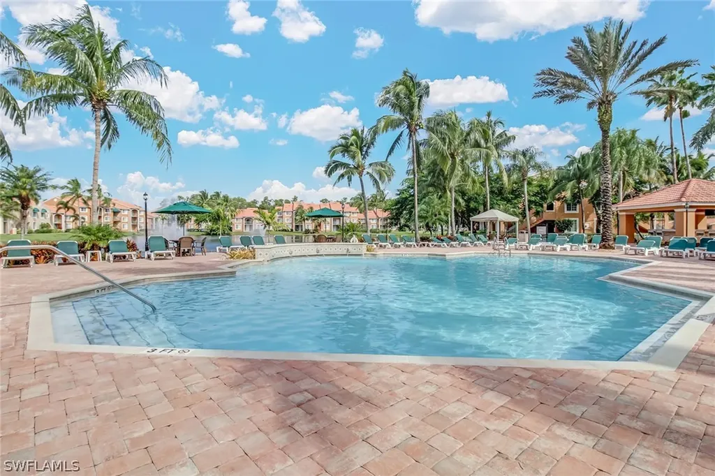 1205 Wildwood Lakes Boulevard Naples FL 34104