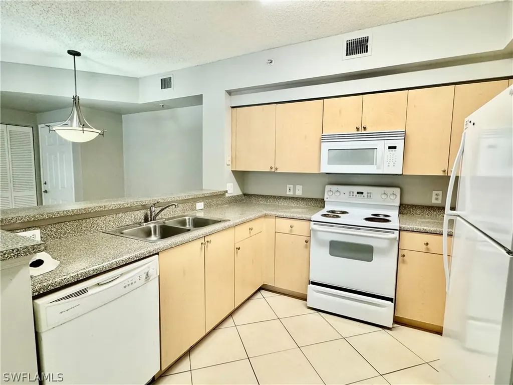 1200 Reserve Way Naples FL 34105