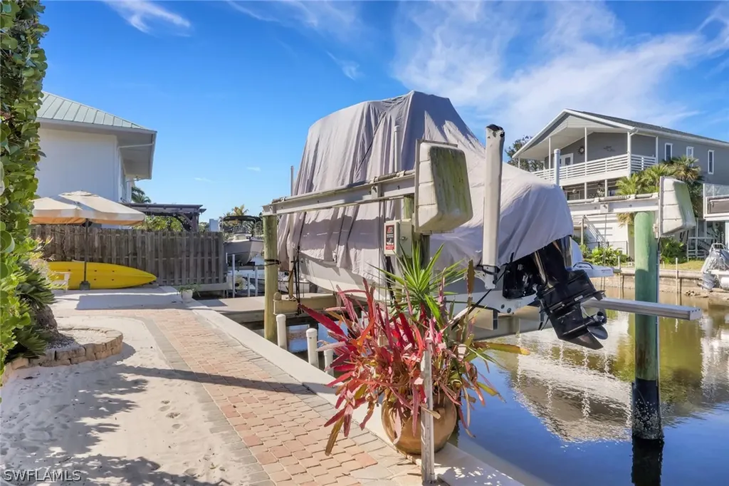 1293 Rainbow Court Naples FL 34110