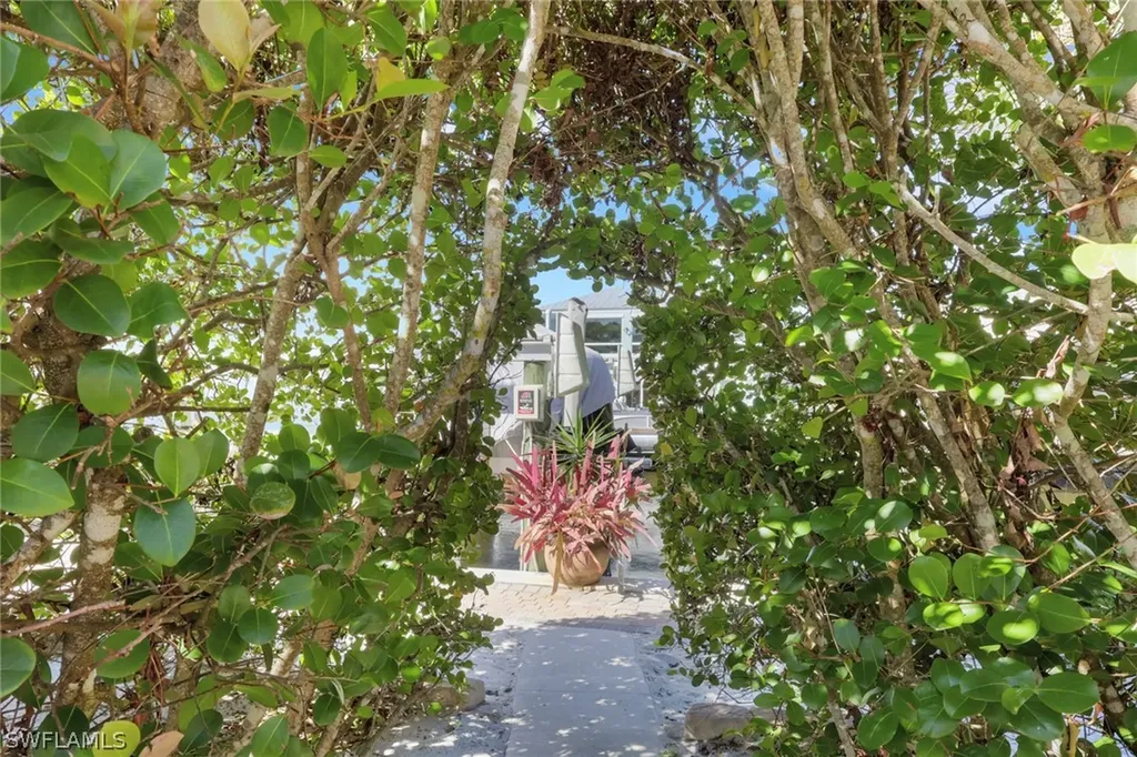 1293 Rainbow Court Naples FL 34110