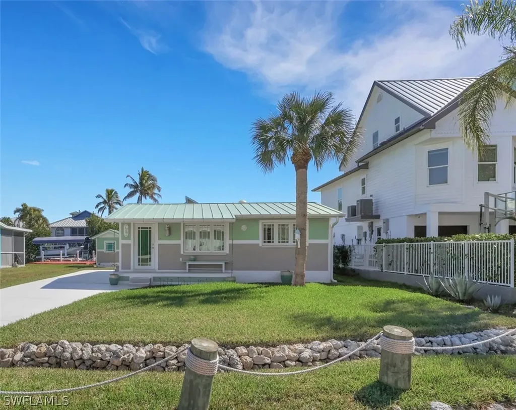 1278 Rainbow Court Naples FL 34110