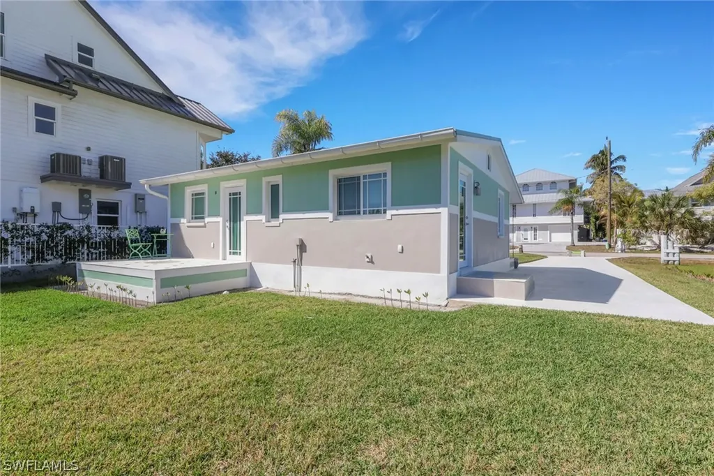 1278 Rainbow Court Naples FL 34110