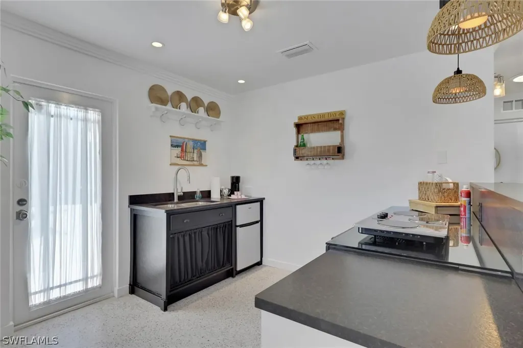 1290 Venetian Way Naples FL 34110