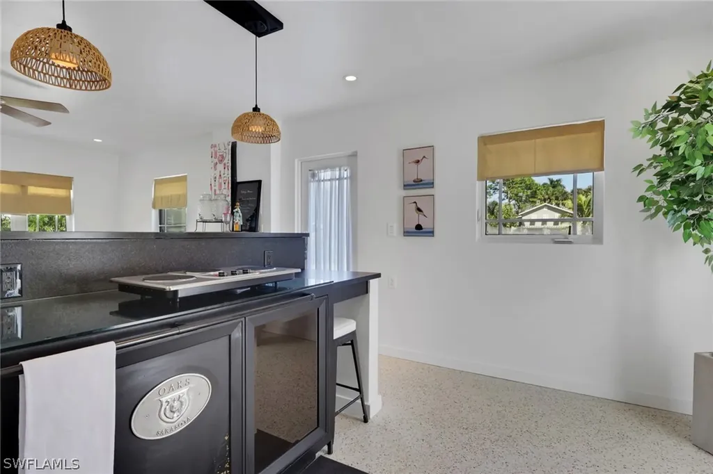 1290 Venetian Way Naples FL 34110