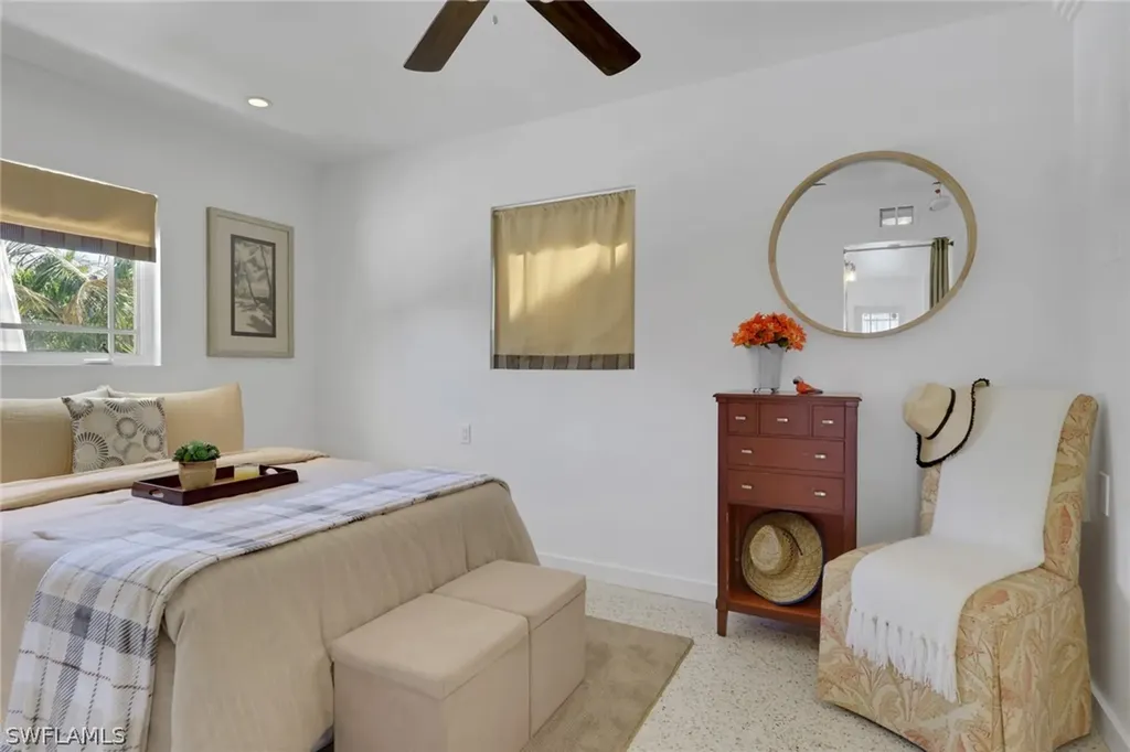 1290 Venetian Way Naples FL 34110
