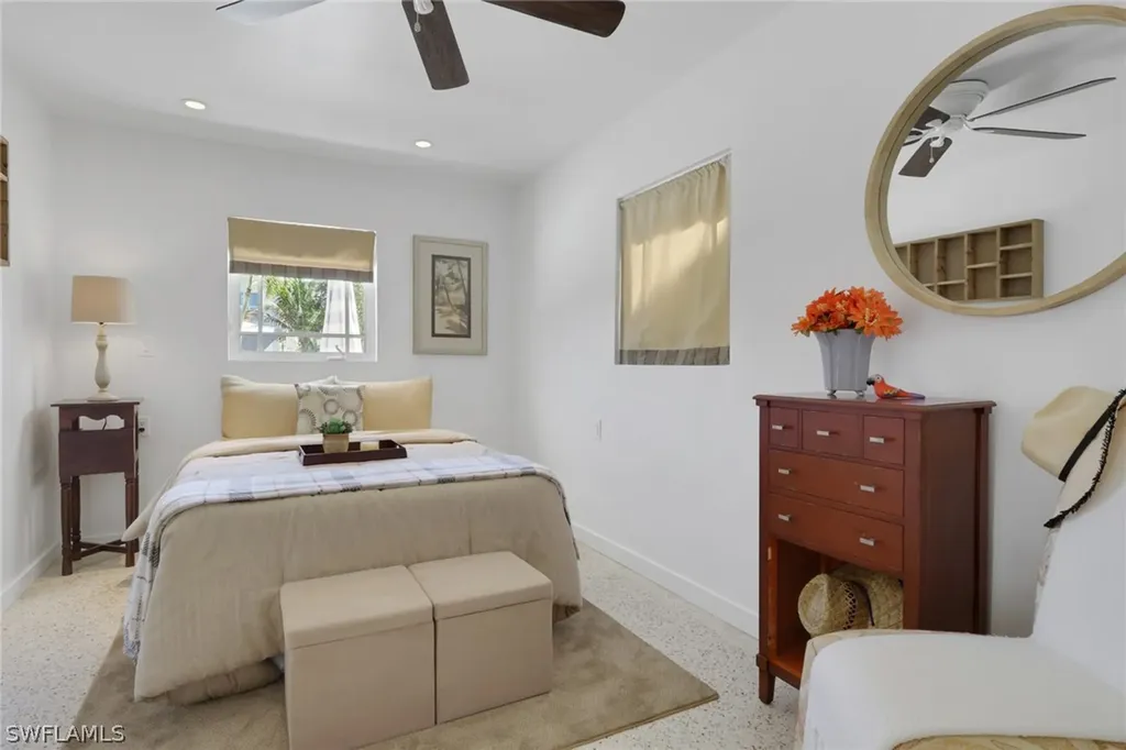 1290 Venetian Way Naples FL 34110