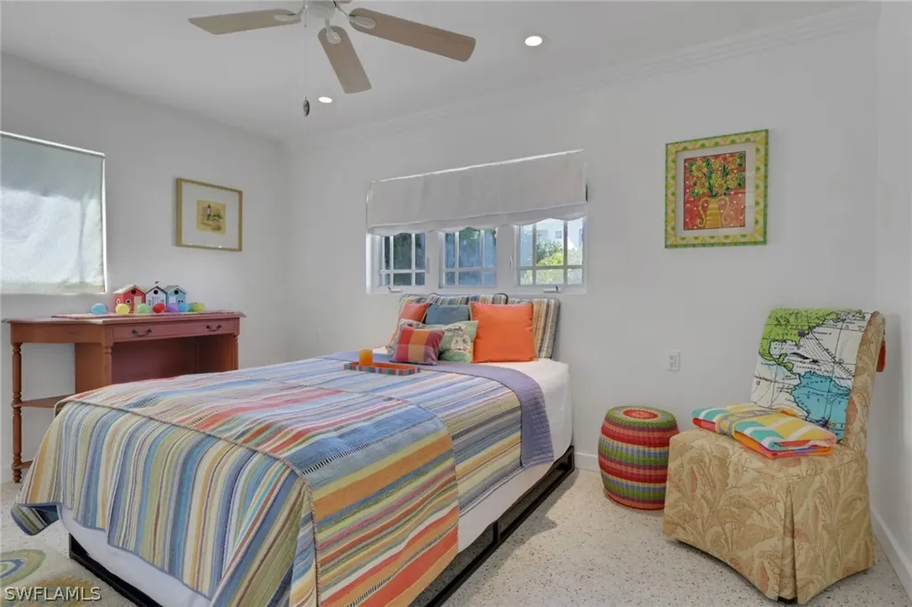 1290 Venetian Way Naples FL 34110