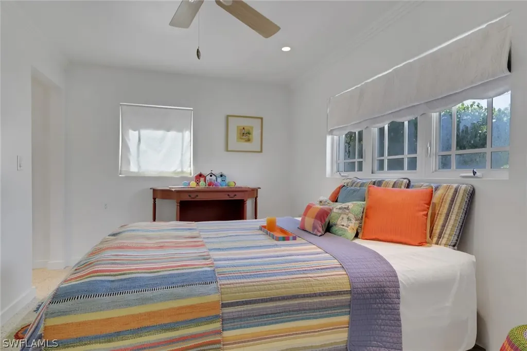 1290 Venetian Way Naples FL 34110