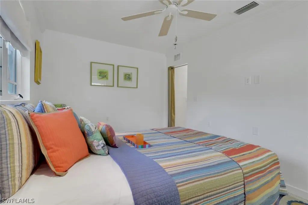 1290 Venetian Way Naples FL 34110
